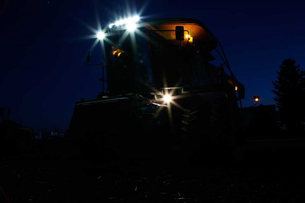 LED-Leuchten von Grote an einem Traktor