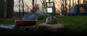 Grote-Leuchten auf einem Campingplatz